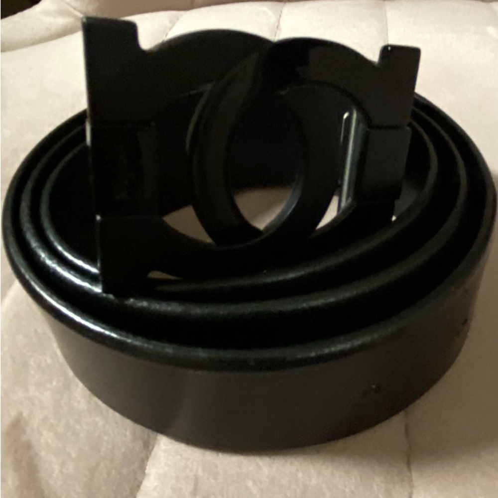 Ferragamo leather men’s belt size 36 in excellent condition.